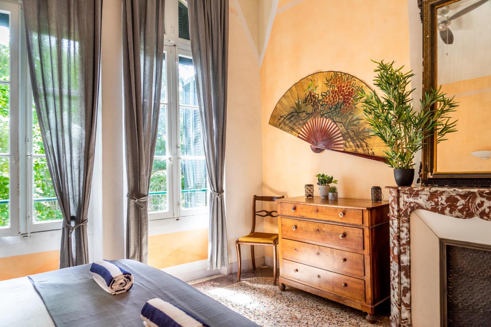 Вилла Ultimate Relaxation For Family Or Group At Renowned Couvent Des Ursulines, A Tranquil Escape In Historic Пезенас Номер фото