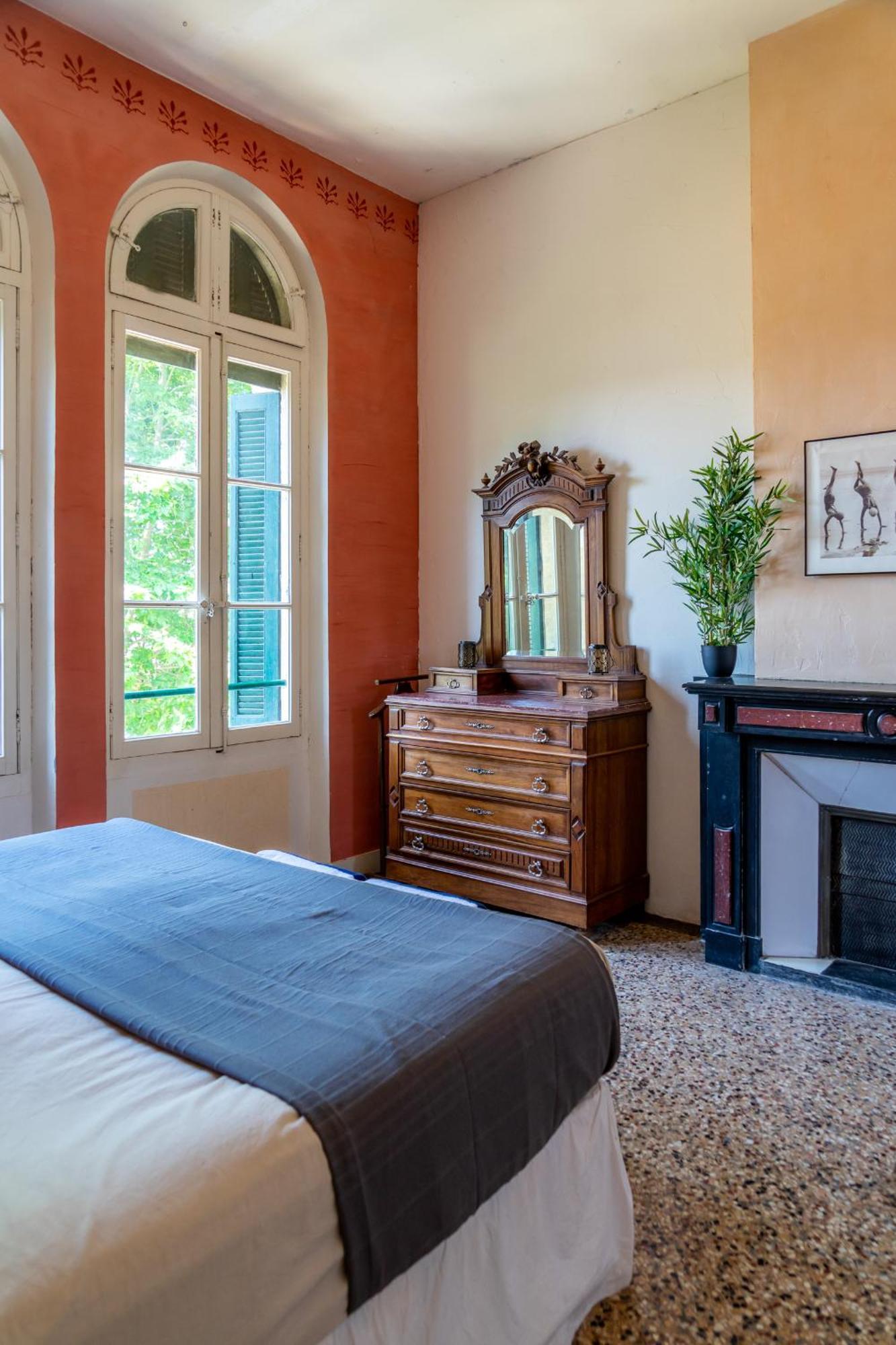 Вилла Ultimate Relaxation For Family Or Group At Renowned Couvent Des Ursulines, A Tranquil Escape In Historic Пезенас Номер фото