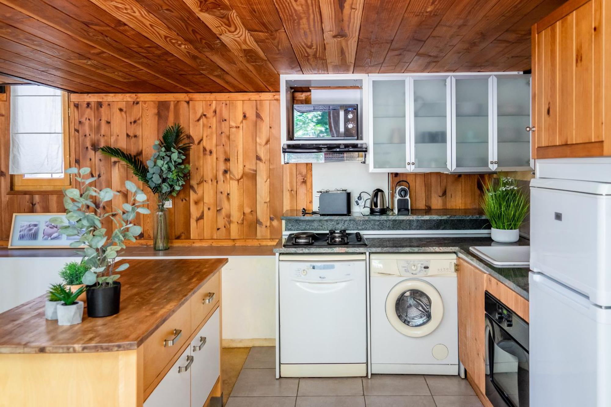 Вилла Ultimate Relaxation For Family Or Group At Renowned Couvent Des Ursulines, A Tranquil Escape In Historic Пезенас Номер фото
